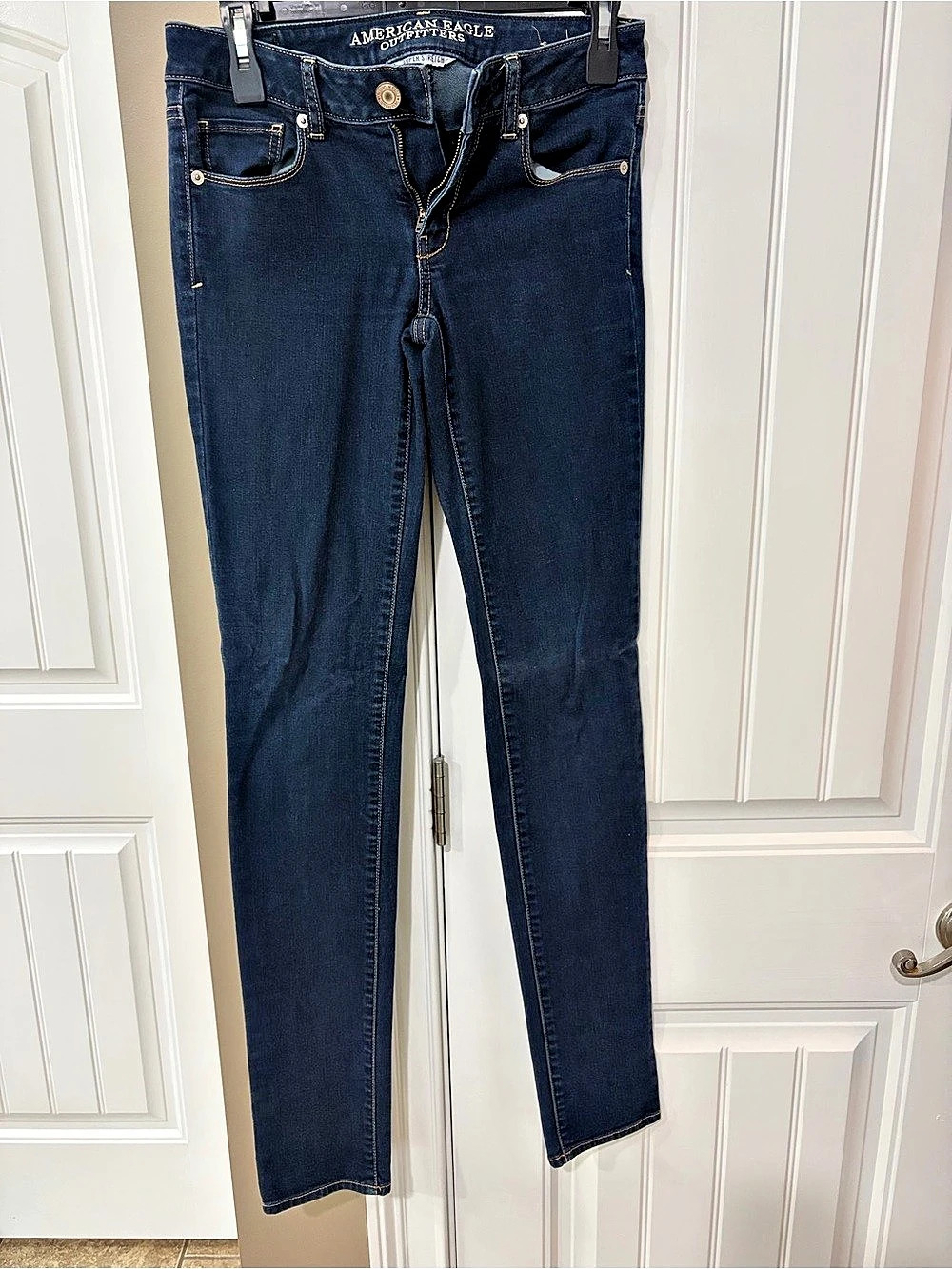 American Eagle. Women's Dark Blue Skinny Jeans